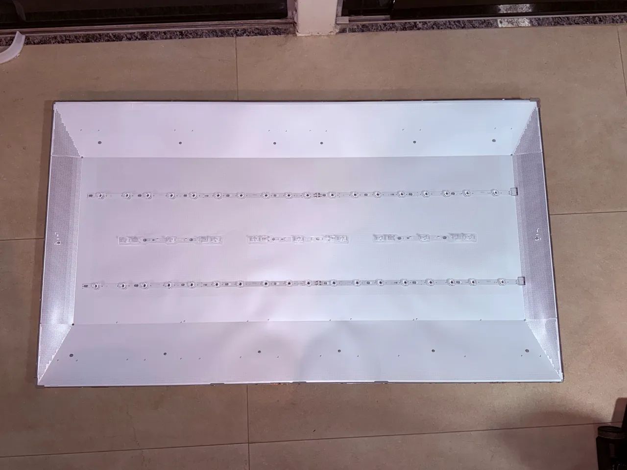 TV Samsung UN55DU7700GXZD - Peças Originais (TV com Tela Quebrada) - Leia o Anúncio - Foto 4