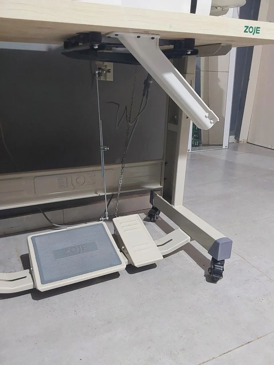 Maquina industrial overlok  - Foto 3