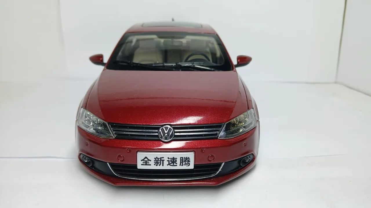 Miniatura Volkswagen Jetta 1/18 - Foto 3