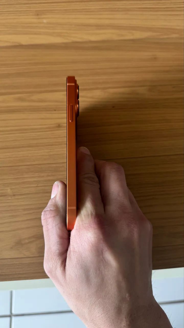 iPhone 12 -  Em Carcaça 17 Pro (Lindo) - Foto 4