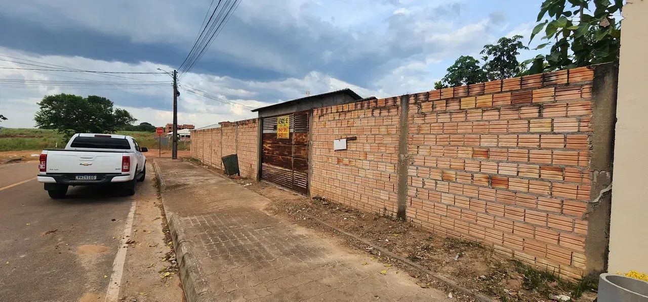 Vende este Excelente Imóvel de Esquina no Bairro Cidade Satélite.