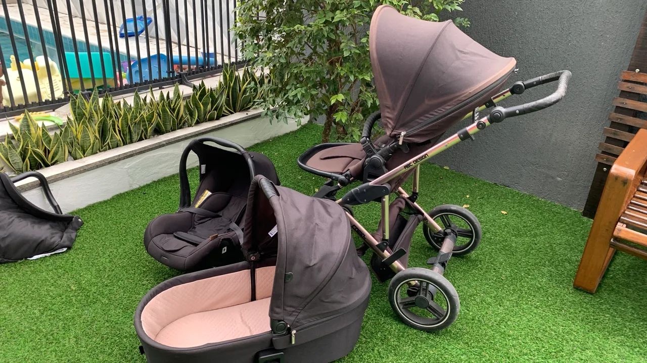 Vendo carrinho de bebê com Moisés e bebê conforto.  - Foto 2