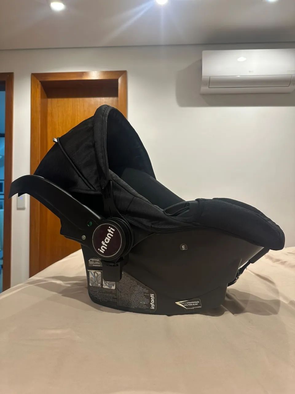 Bebê conforto + Base Isofix - Infanti Narni - Foto 3