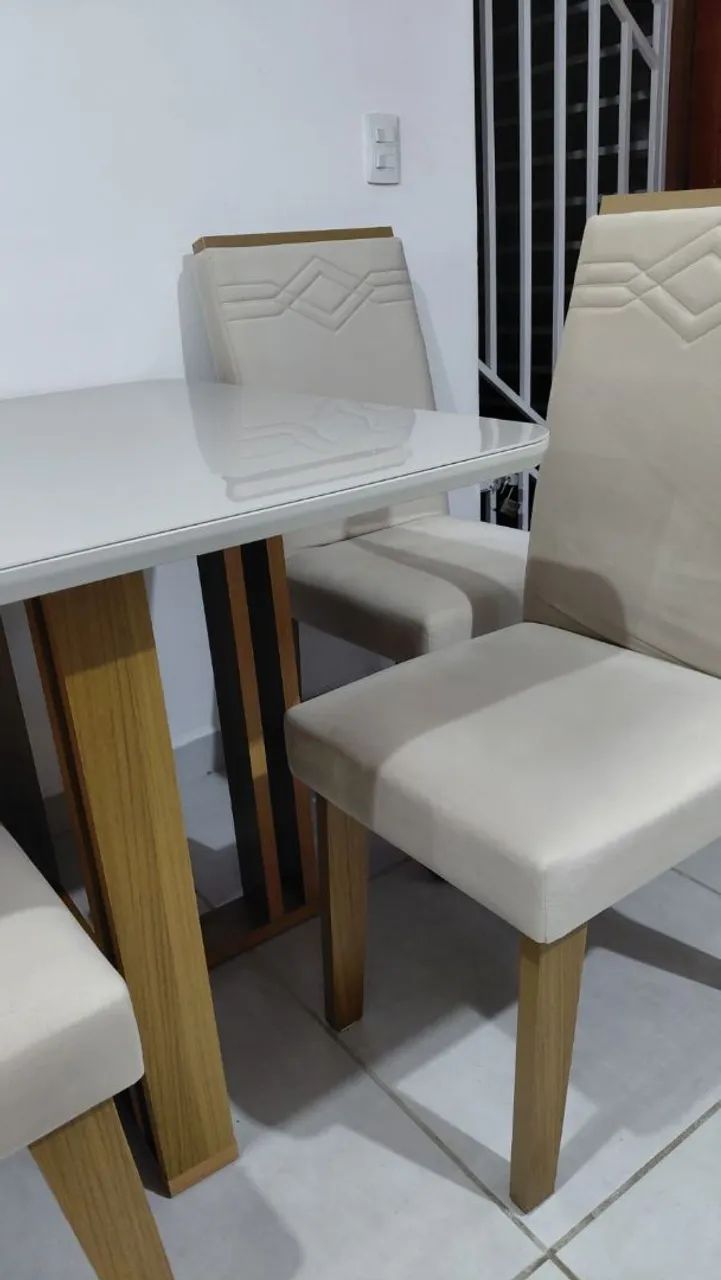 Mesa quadrada e 4 cadeiras - Foto 3
