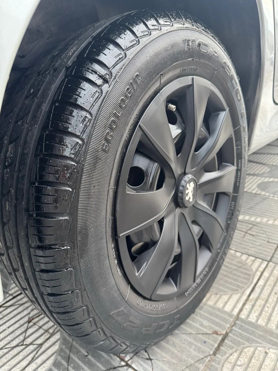 Peugeot 207 XR 1.4 Flex 8V 5p, foto 14 de 17