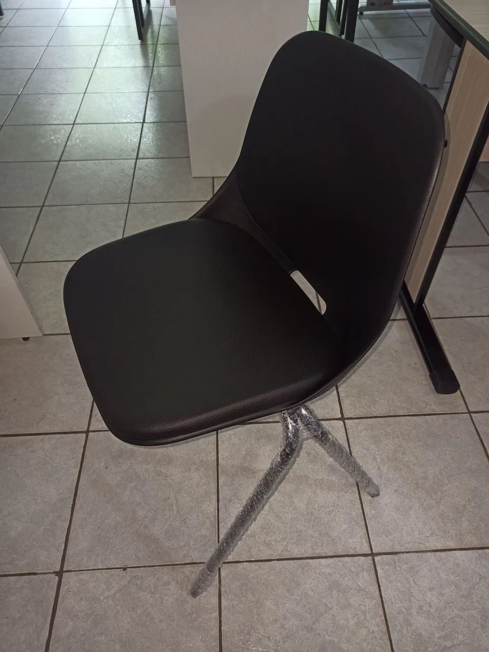 Cadeira com 4 pés para escritório  - Foto 3