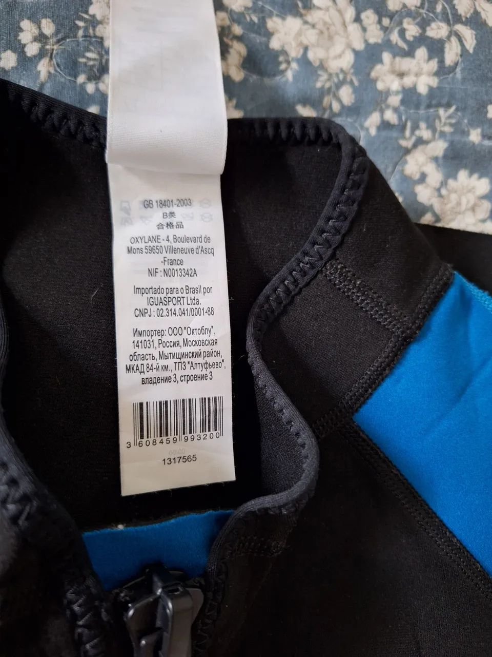 Macacão de Surf neoprene Preto e azul  - Foto 3