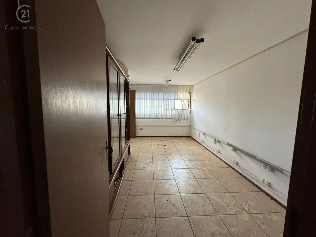 Sala para alugar em Londrina, Vitória, com 213 m², Batistella e Policastro - Foto 5