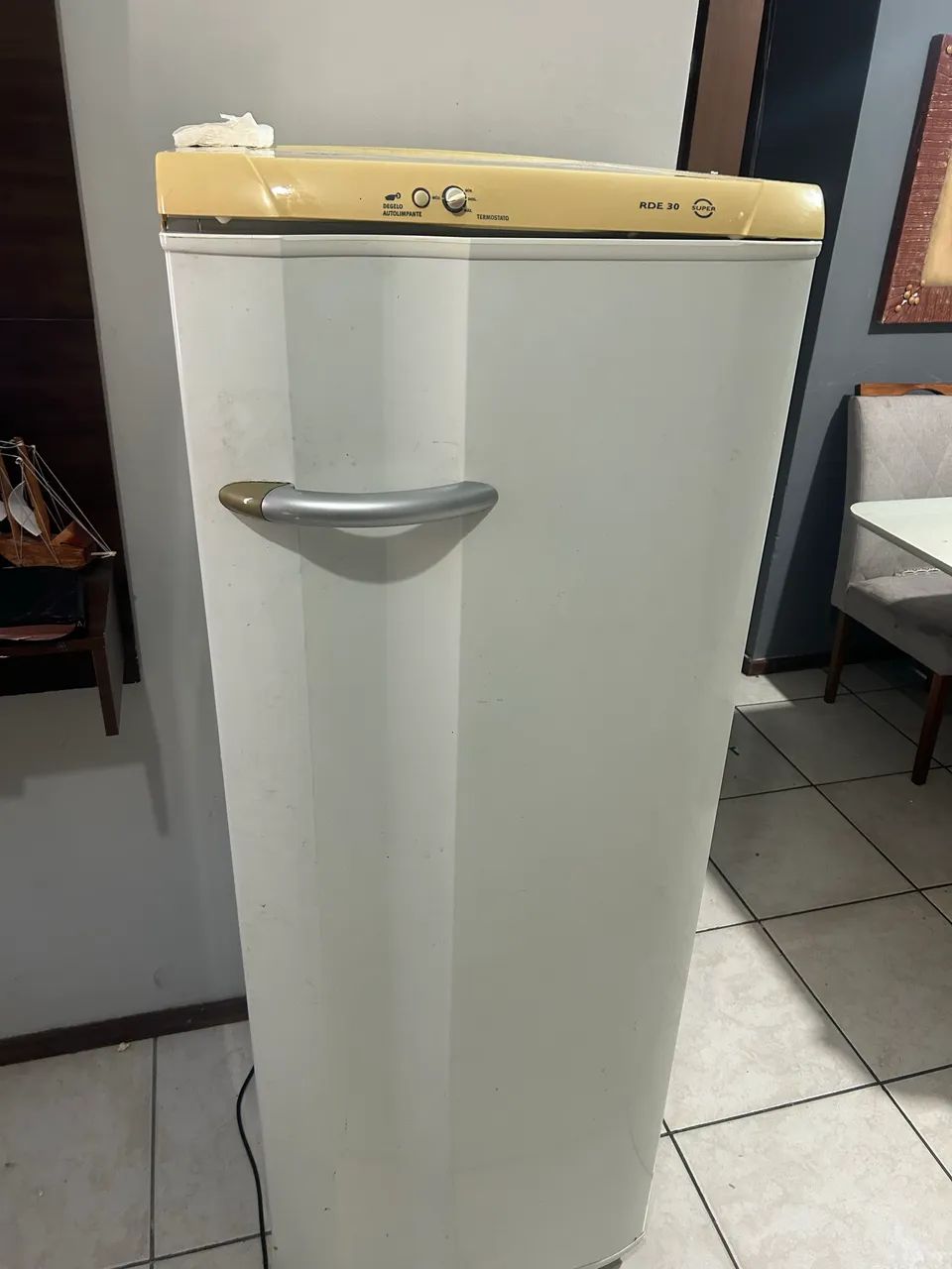 Geladeira antiga, retirar peças - Foto 2
