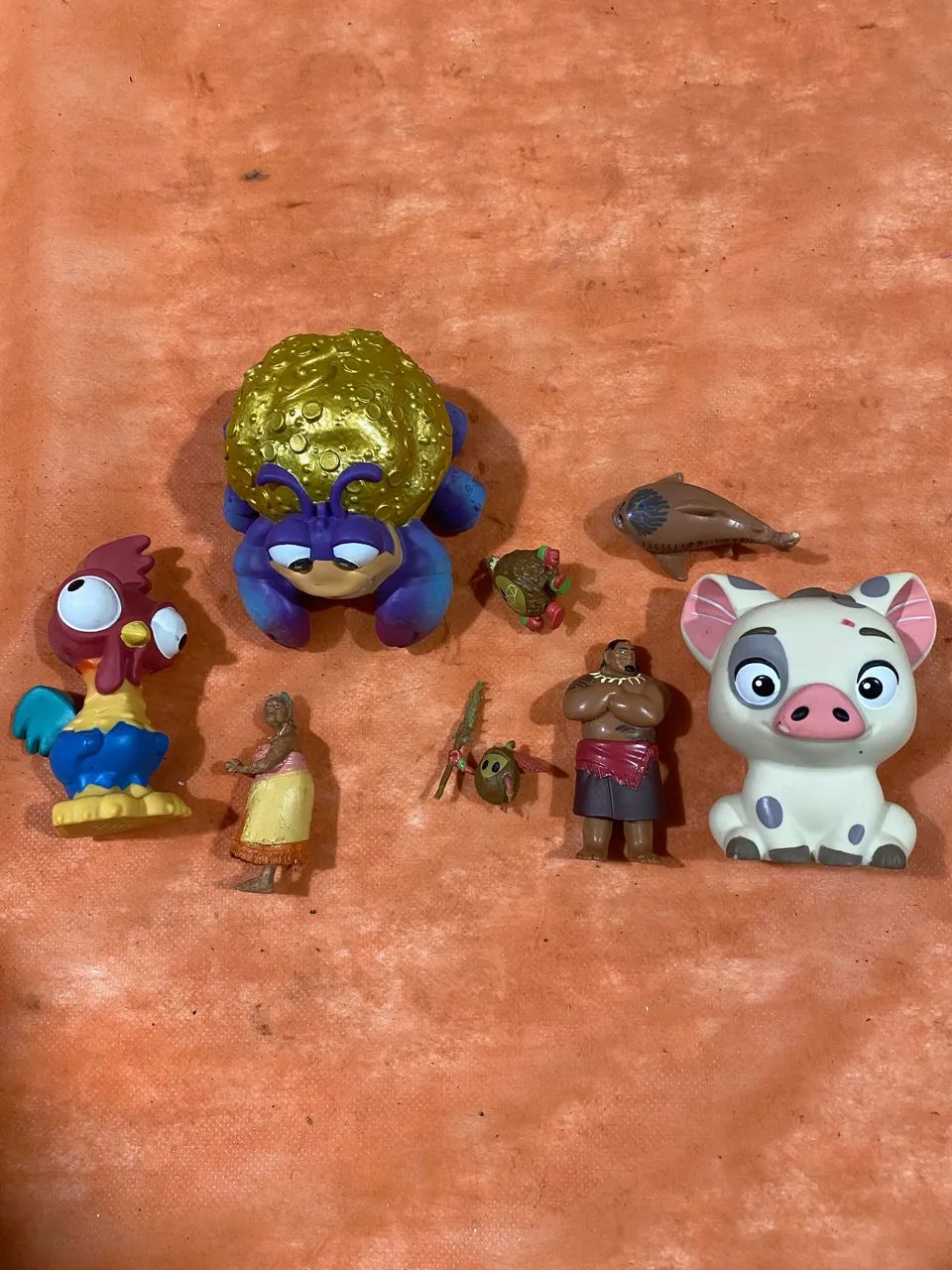 Lote Mini Bonecos Moana e Maui - Figuras Diversas Disney - Foto 3