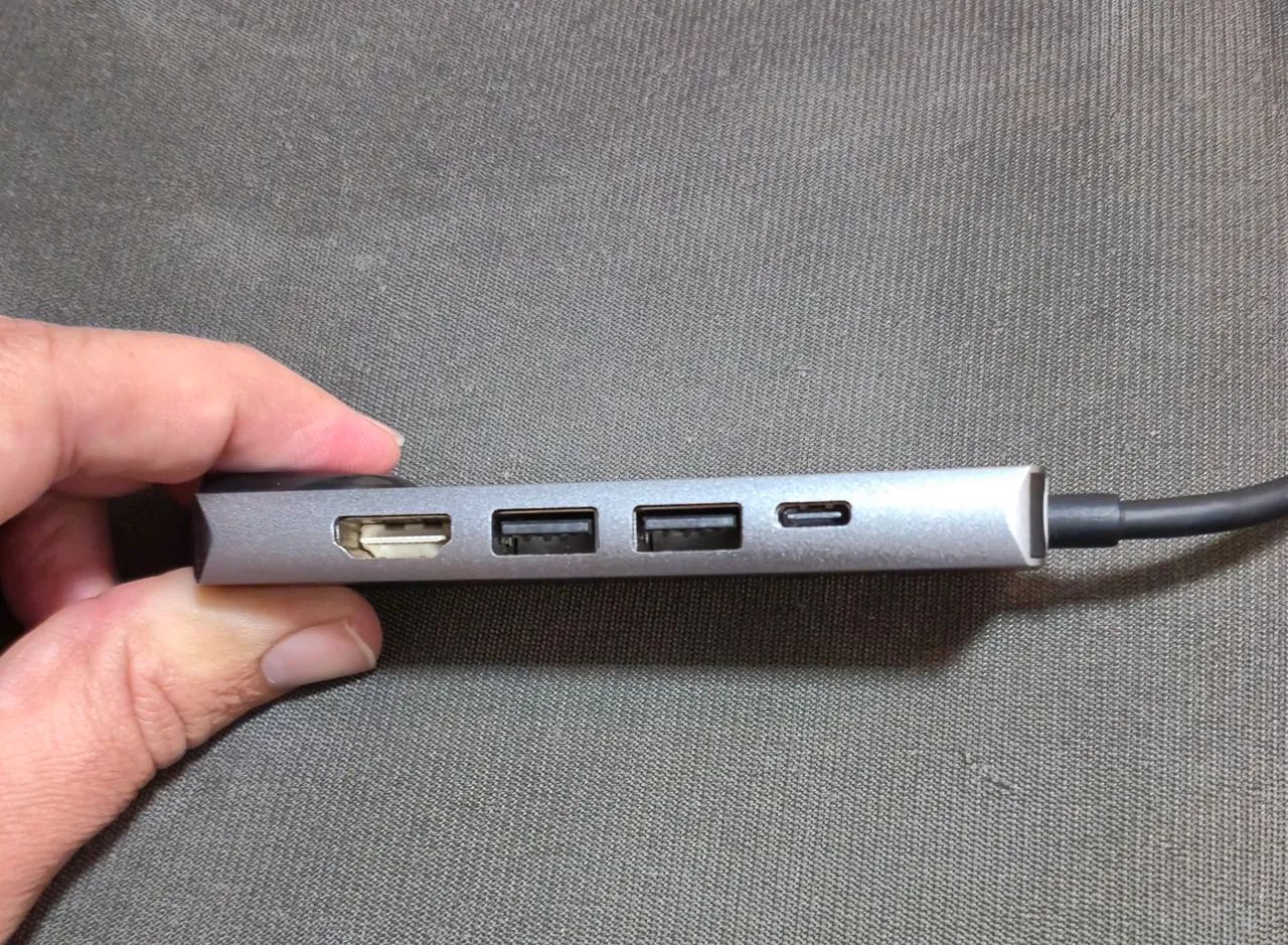 Hub USB-C 5 em 1 HDMI 4K + 2 USB + USB-C - Perfeito para Notebook e Celular<br>