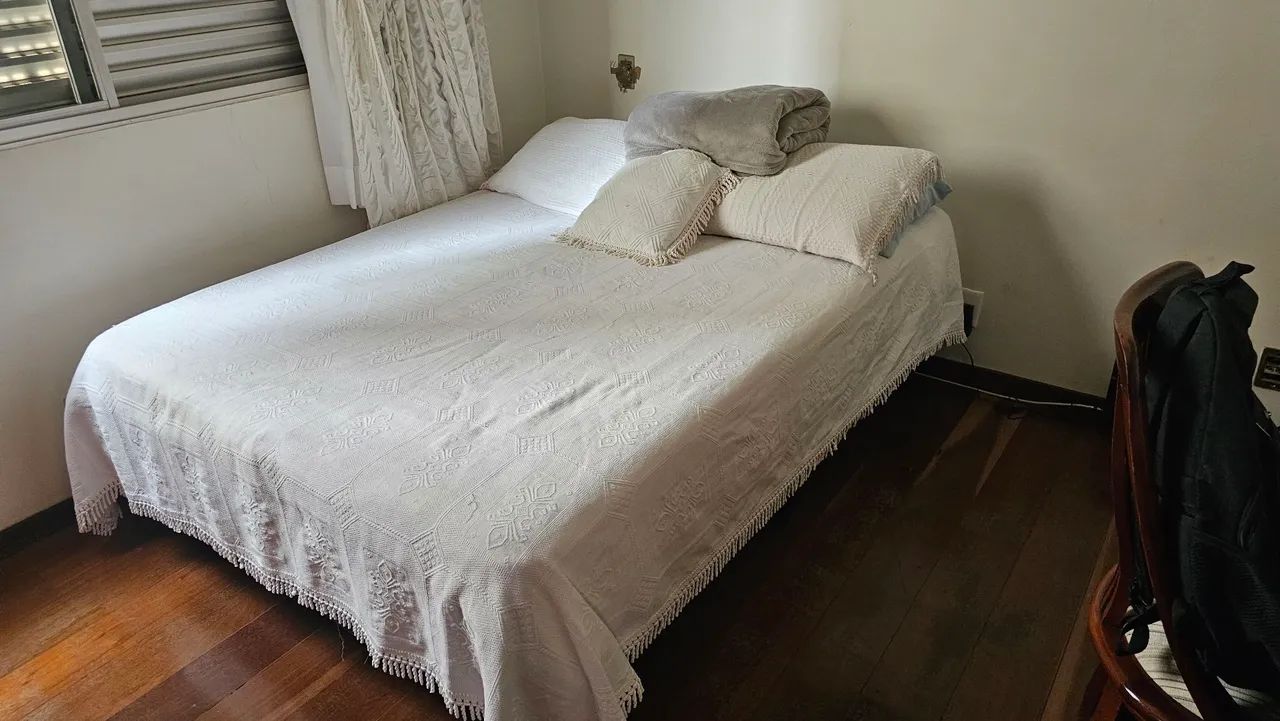 Cama box casal seminova