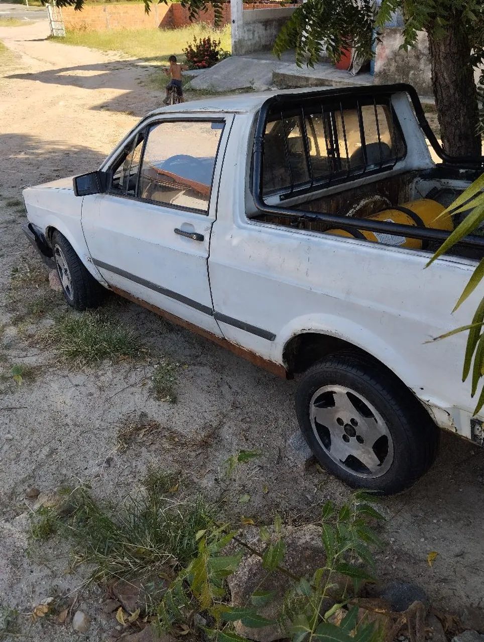 Vende-se uma Saveiro 97 com r$ 1000 de débito gás e gasolina motor 1.8 na Caucaia  - Foto 5