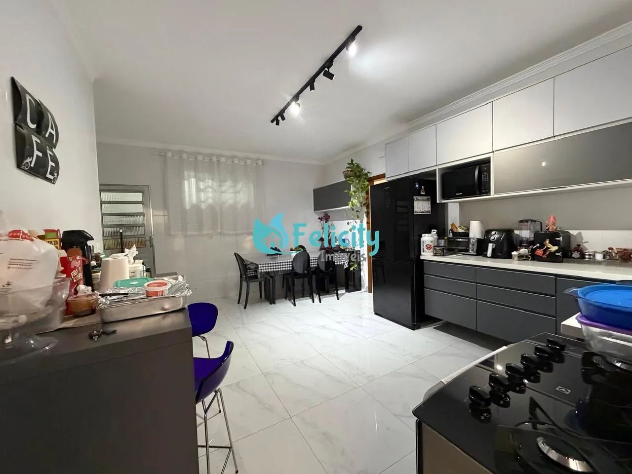 Casa Térrea com 100 m², 3 Dormitórios, Edícula e Quintal - Foto 4