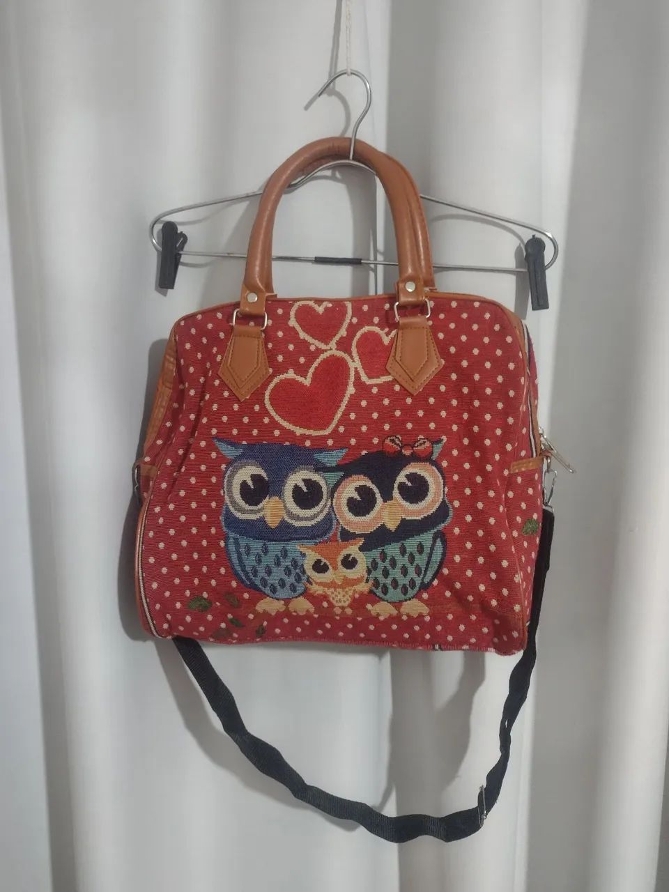 Bolsa vermelha com bordado de corujas - Foto 2