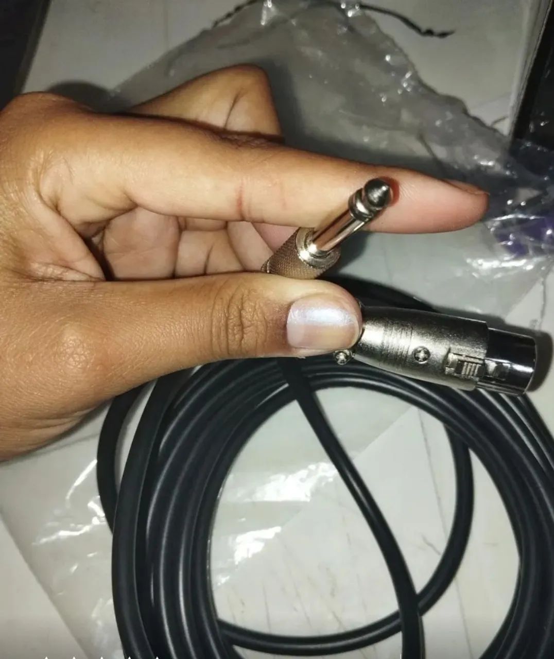 VENDO (2 CABOS) DE MICROFONE P10. - Foto 2