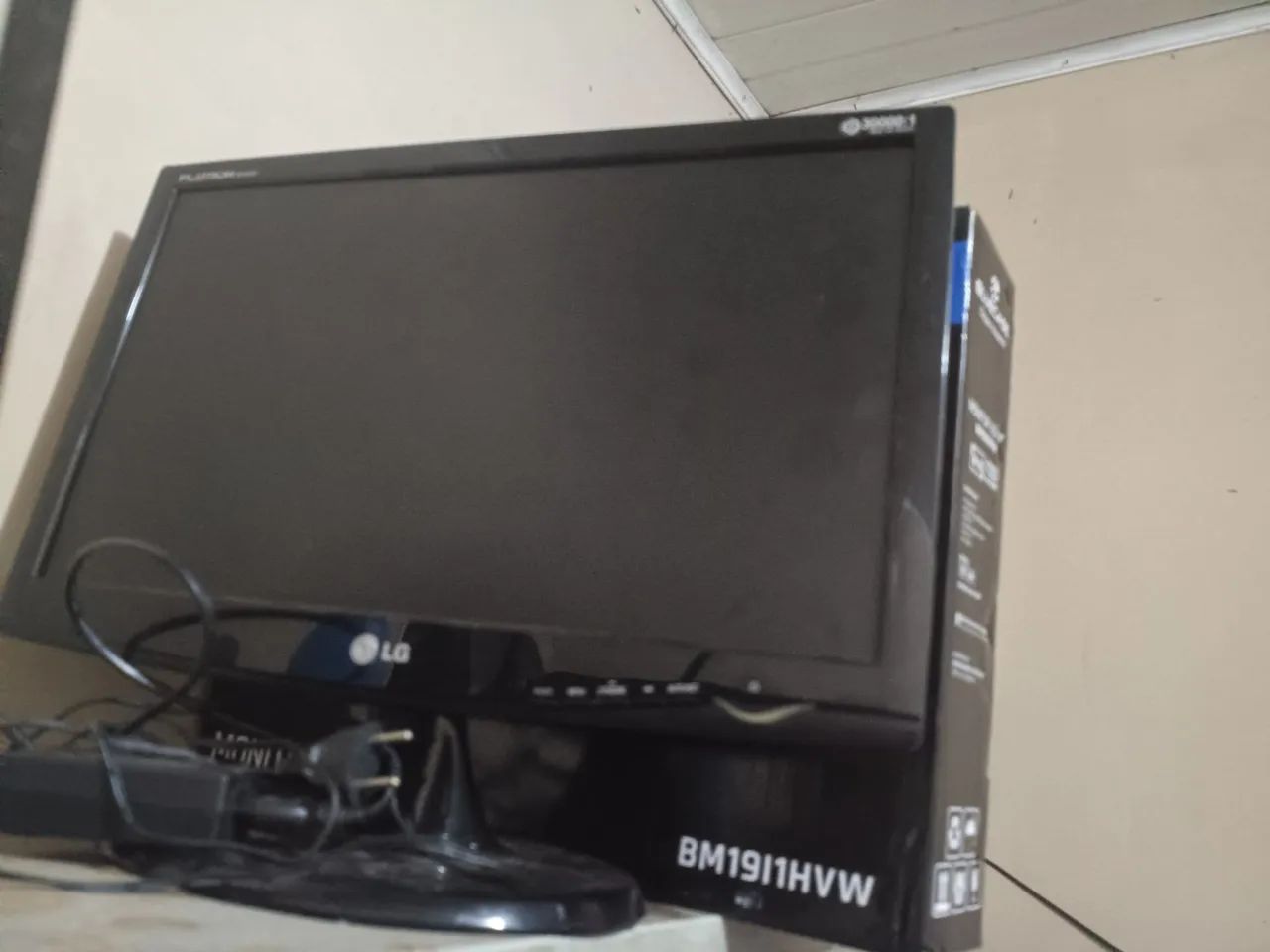 Monitor LG 18,5