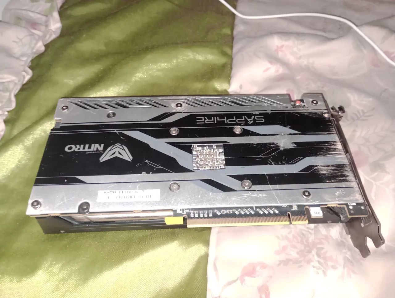 Placa de vídeo nitro 8gb com defeito retirar peças - Foto 4