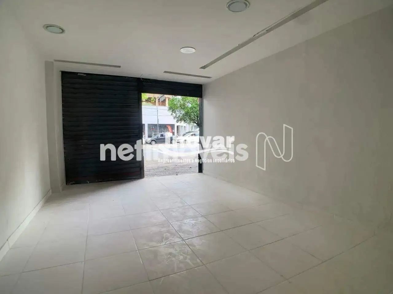 Loja comercial com aproximadamente 40 m², ideal para diversos segmentos comerciais