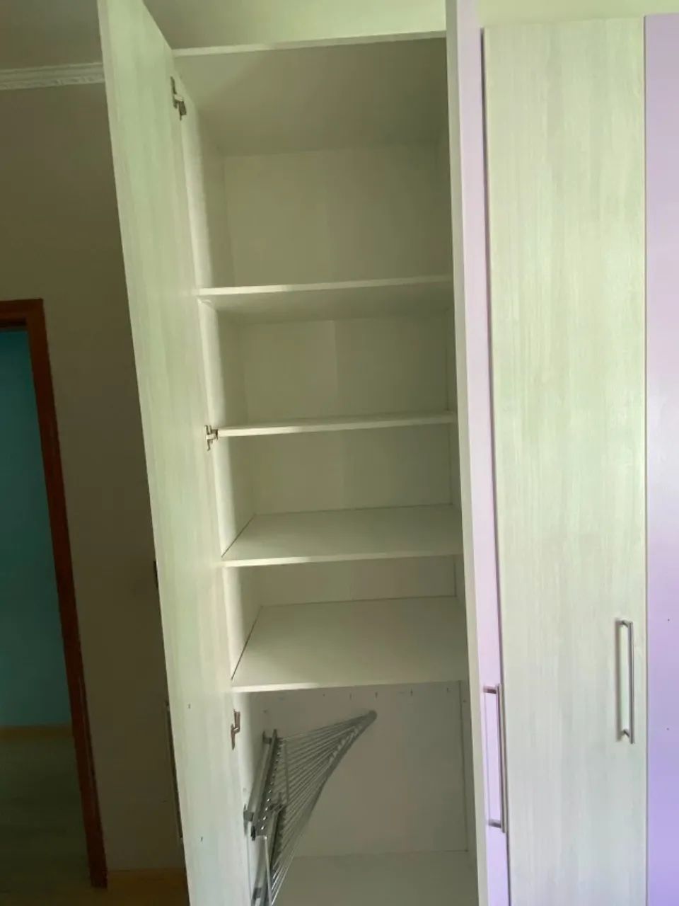 Guarda-roupa grande à venda - Foto 2