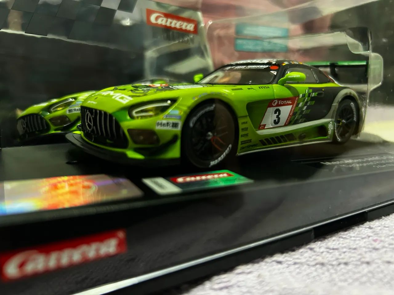  Carrinho Carrera Evolution MERCEDES AMG escala 1:32 - Foto 4