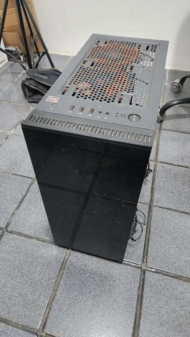 Gabinete com 6 fans e controlador