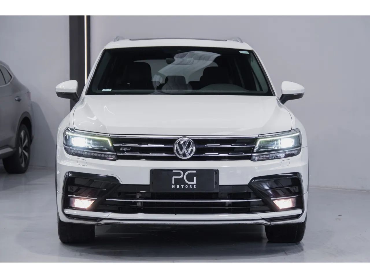 Volkswagen Tiguan Allspac R-Line 350 TSI 2.0 4x4, foto 2 de 15