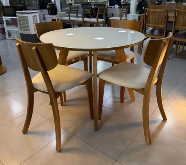 Mesa de Jantar Iraci com 4 Cadeiras Adele 100x100cm -NOVO DE FÁBRICA!