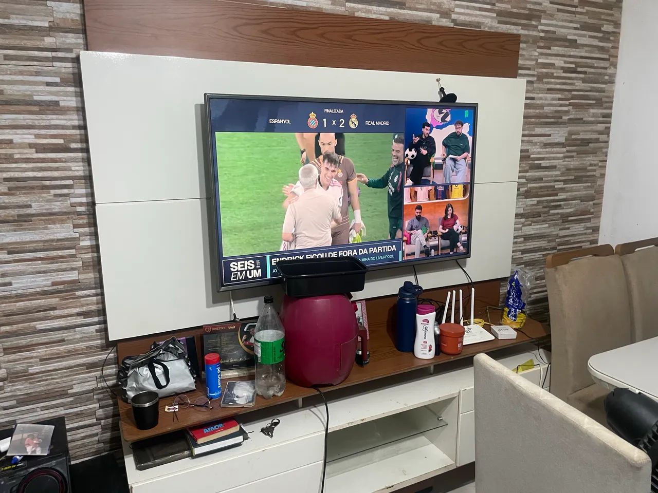 Painel com raque 