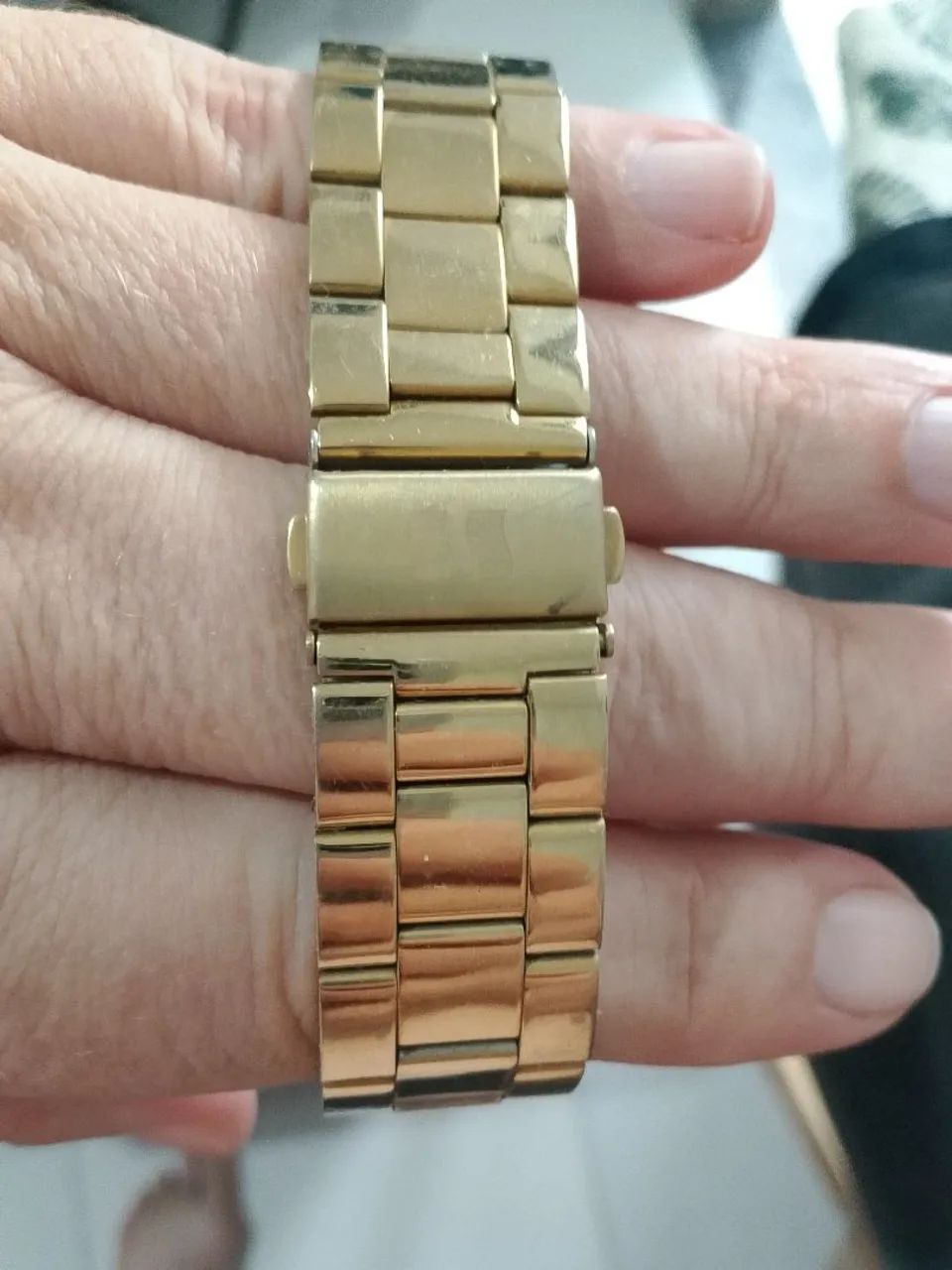 Relógio de pulso dourado  - Foto 3