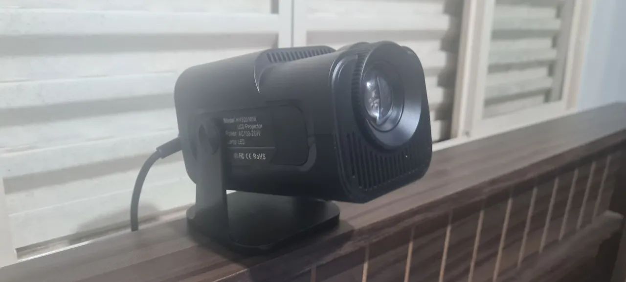 Projetor HY 320 mini! Impecável.