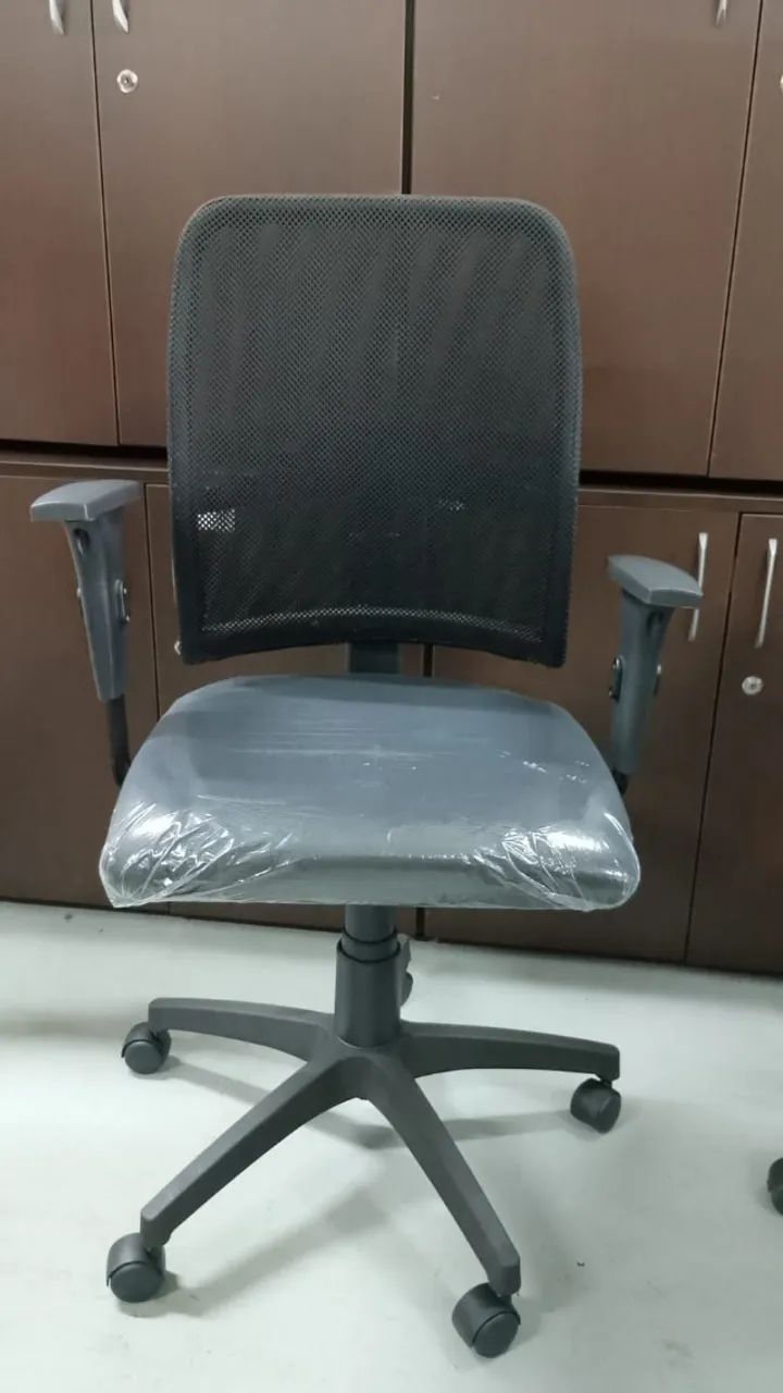 Cadeira de Escritório Diretor Cavaletti   - Foto 5