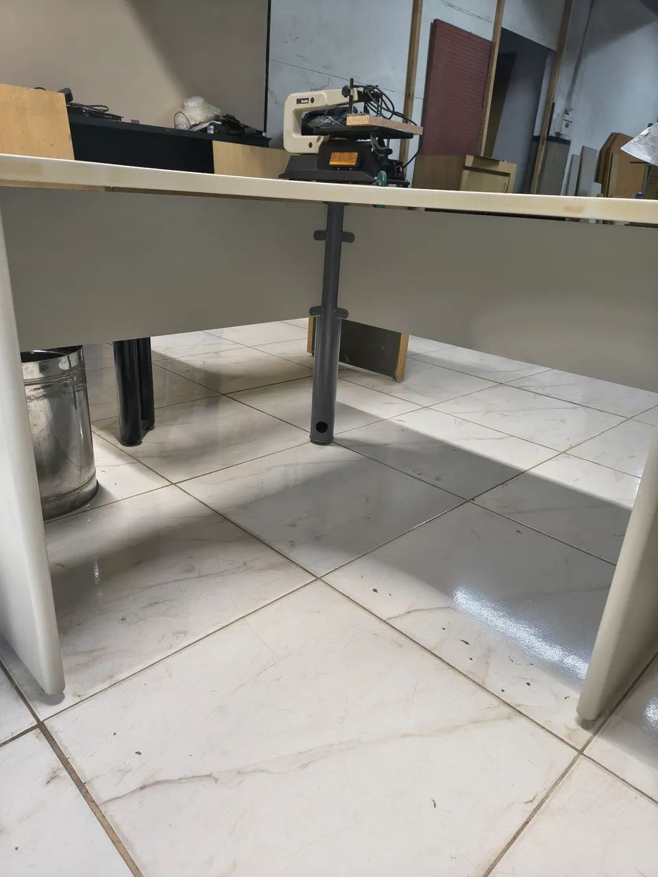 Mesa de escritório em L - Foto 5
