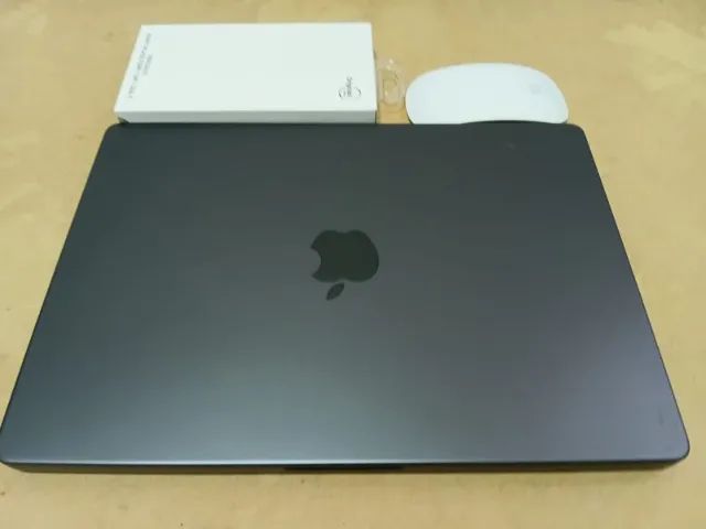 Apple Macbook Pro A2992 14 Pol -  18GB Ram - 512 SSD - M3 (Usado)
