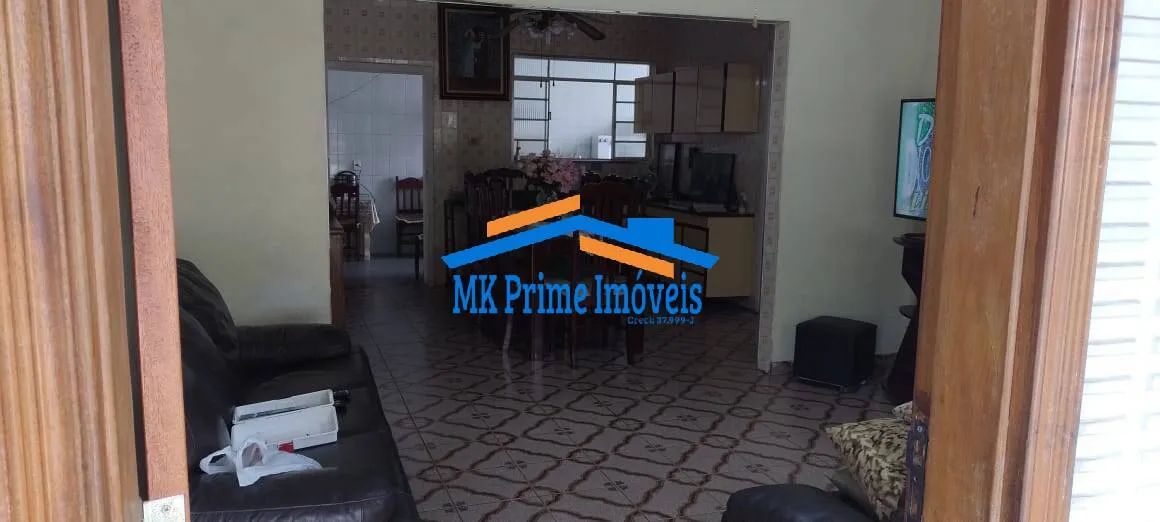 Casa Ampla com 2 Salões Comerciais: Ideal para Morar e Gerar Renda! - Foto 3
