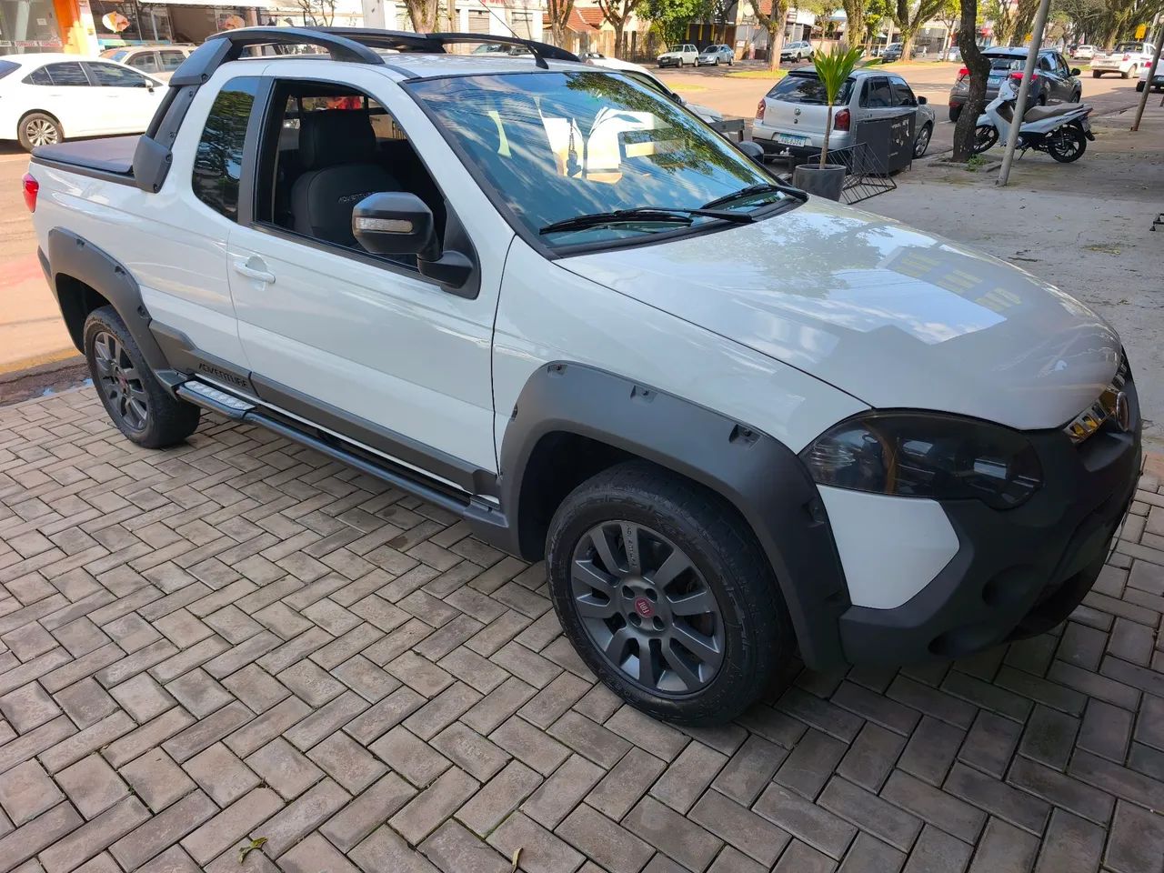 Fiat Strada Adventure 1.8/ 1.8 Locker Flex CE 2017 - Foto 2