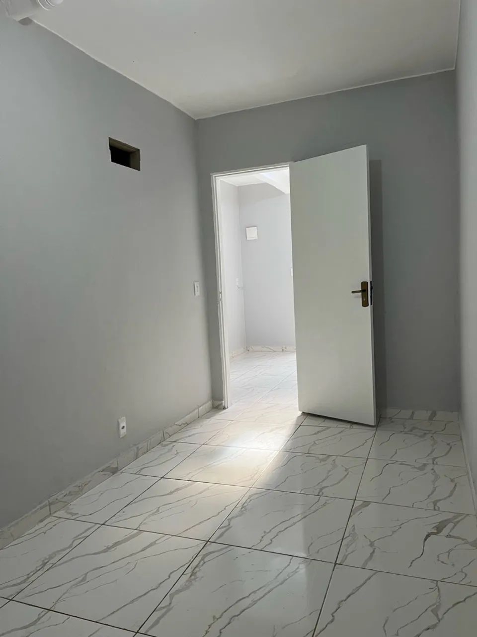 ALUGO APARTAMENTO DE DOIS QUARTOS 