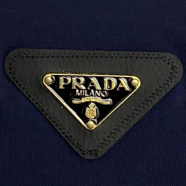 Camiseta Prada Azul Marinho. - Foto 2