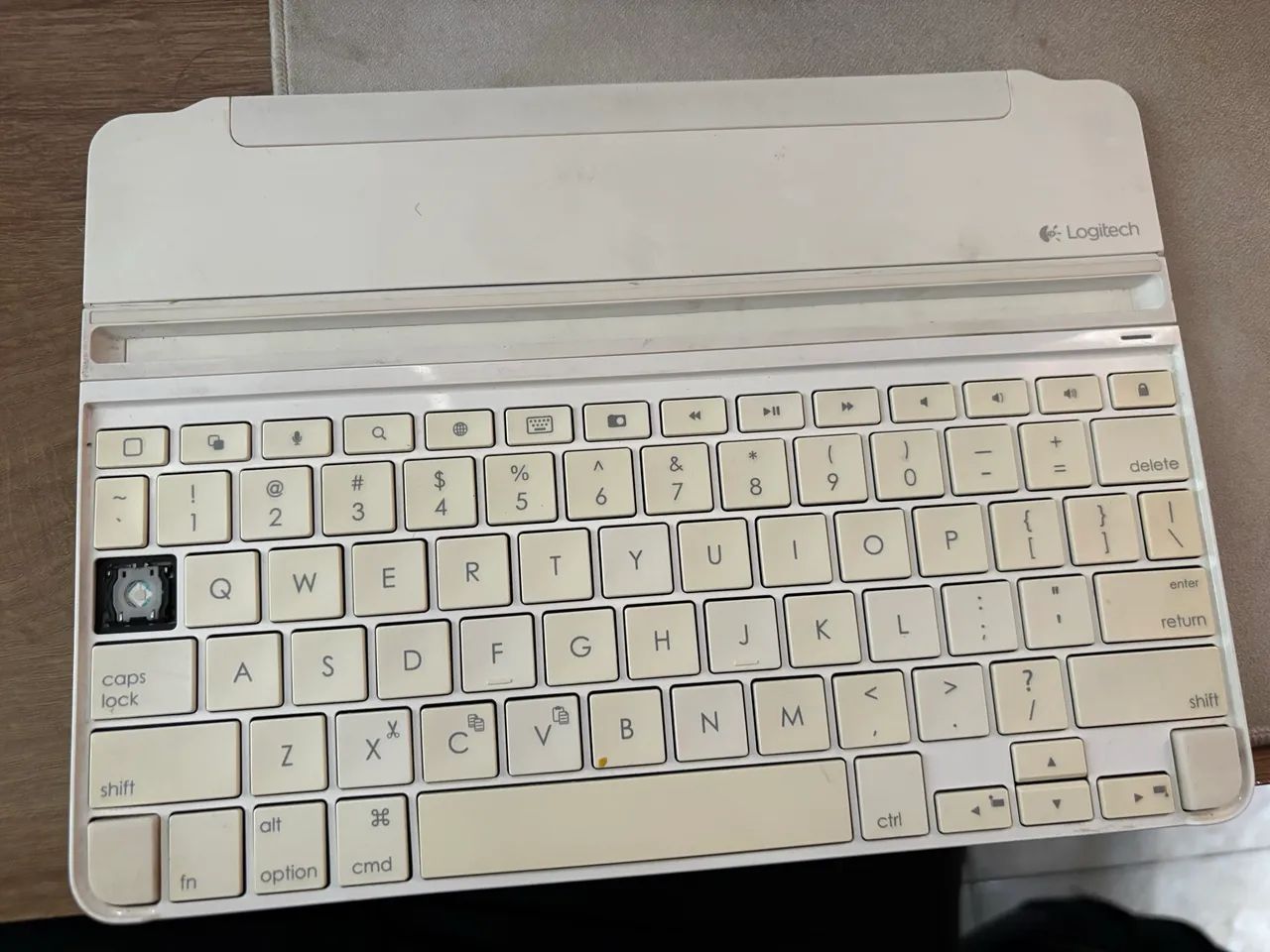 iPad Air 64GB + Teclado Logitech | Funcionando - Foto 2