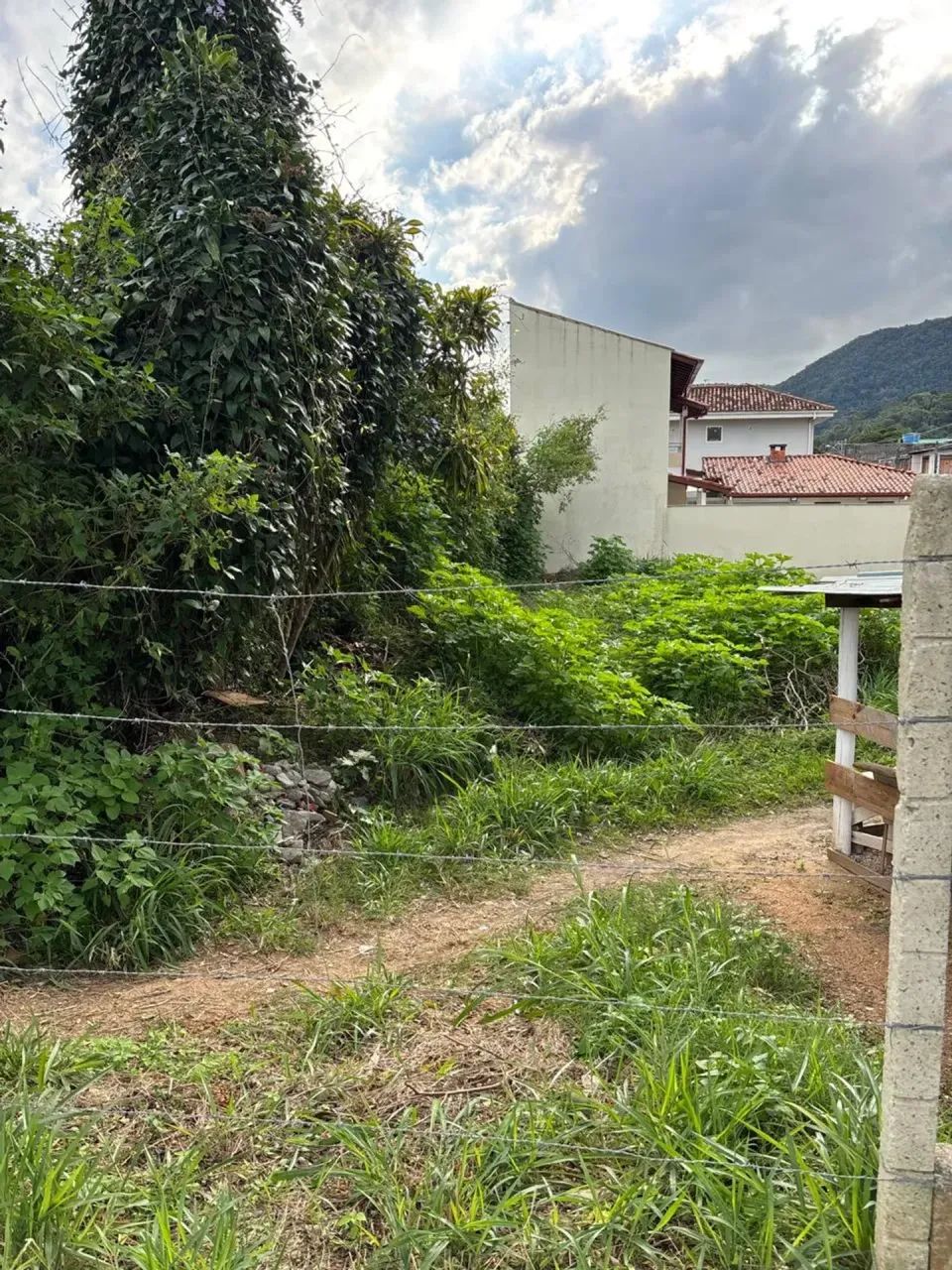 Terreno no Bairro Rio Tavares pertunho do MULT Open Shopping