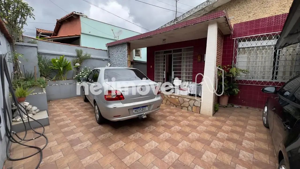 Casa a Venda no Caiçaras