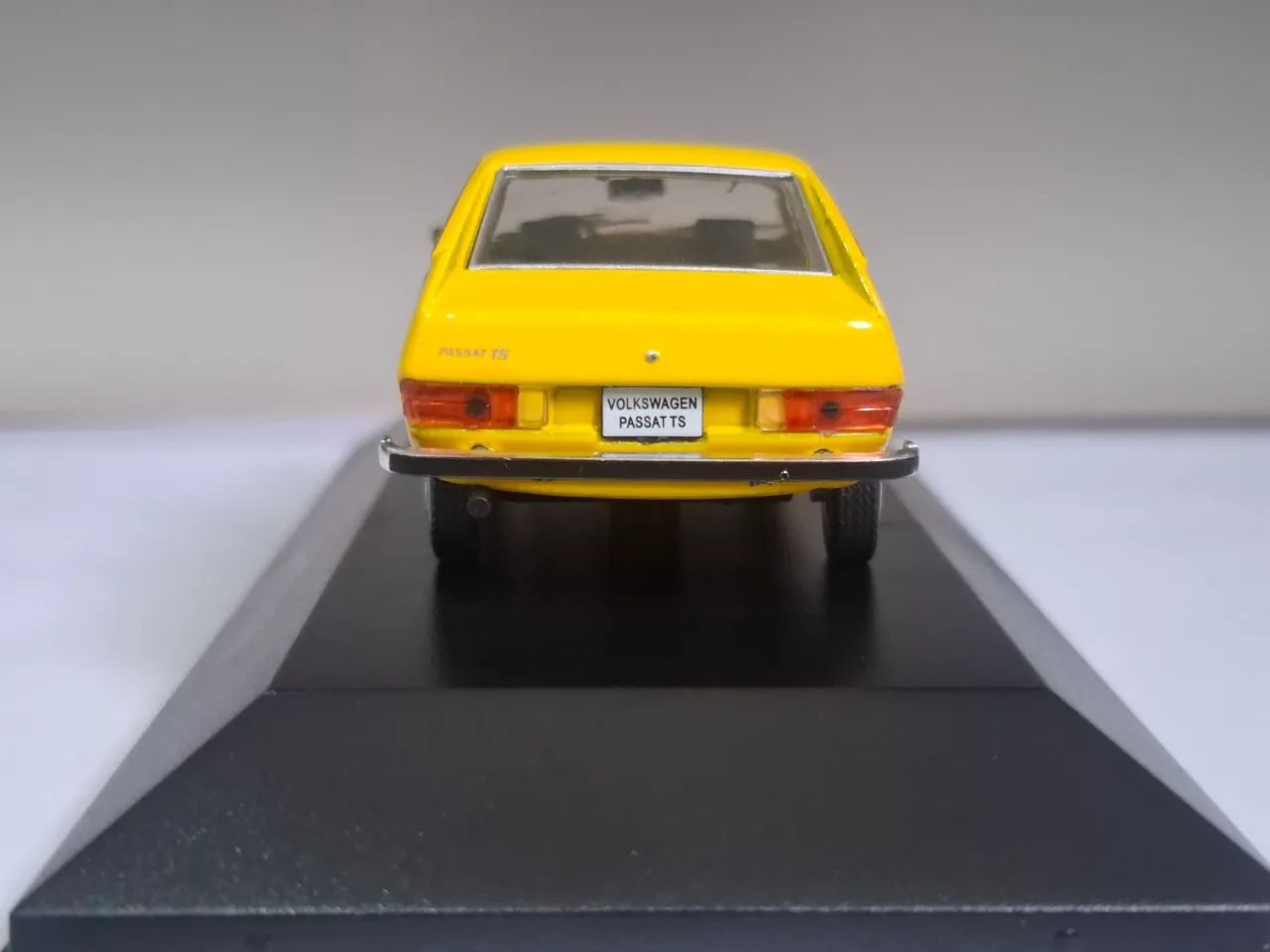 Miniatura VW Passat TS (1976) 1:43 - Foto 3