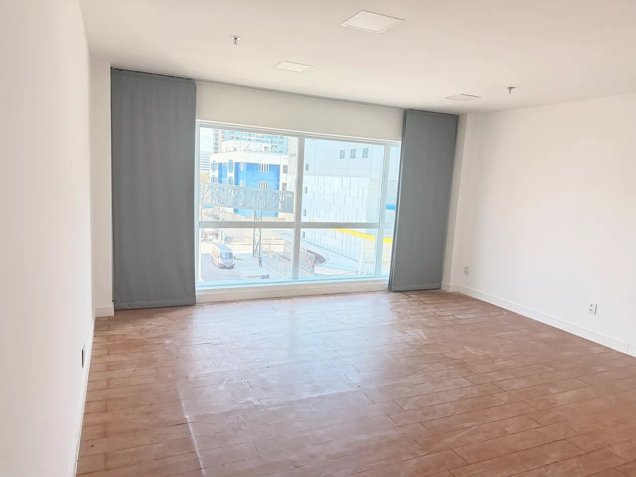 Alugo sala com dois ambientes no Espanha JTR - Foto 2