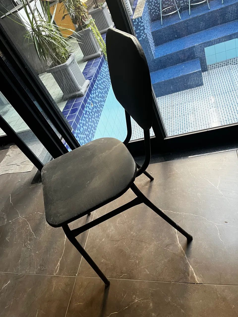 2 cadeiras tubular preta - Foto 4