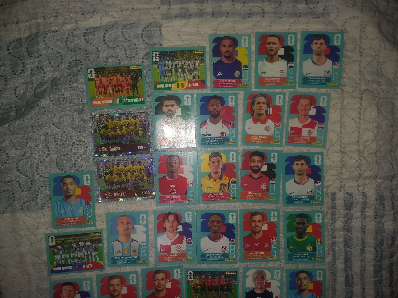 Compro, Vendo e Troco Figurinhas da Copa do Mundo - Diversas Disponíveis - Foto 2