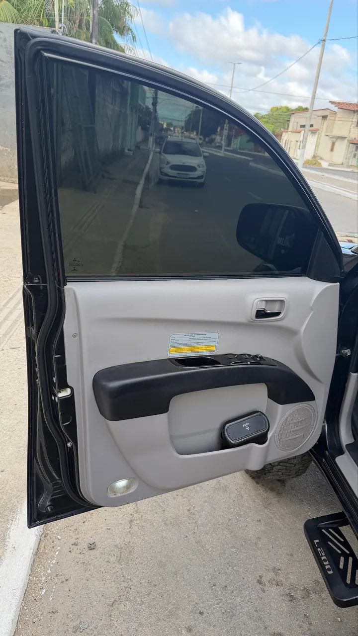 Mitsubishi L200 EVOLUTION 3.2 4X4 TB INT. DIESEL 2016