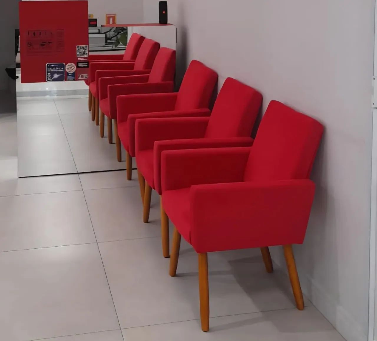 Poltrona recepção pé palito