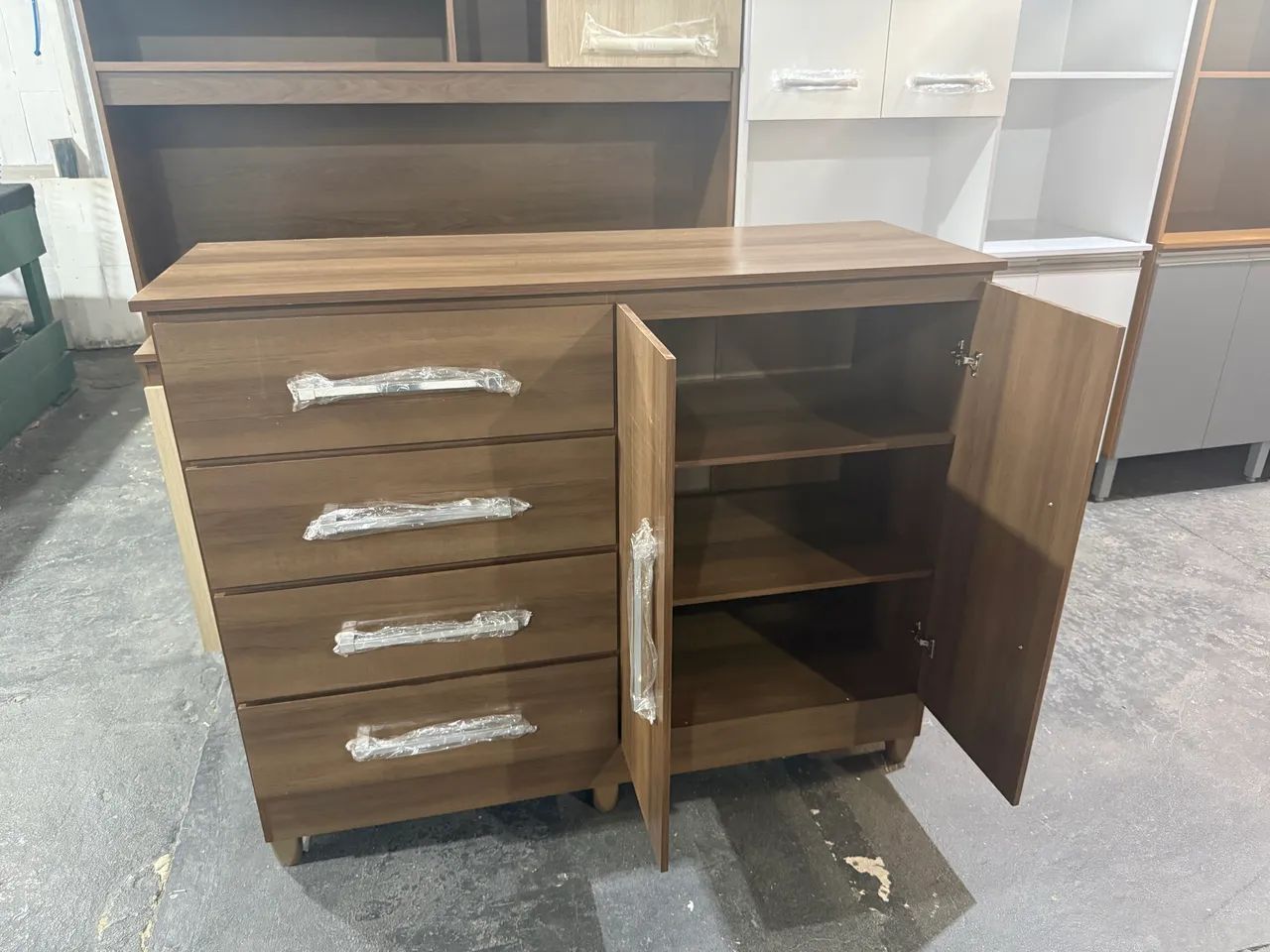 Cômoda com 4 gavetas - pronta entrega  - Foto 4