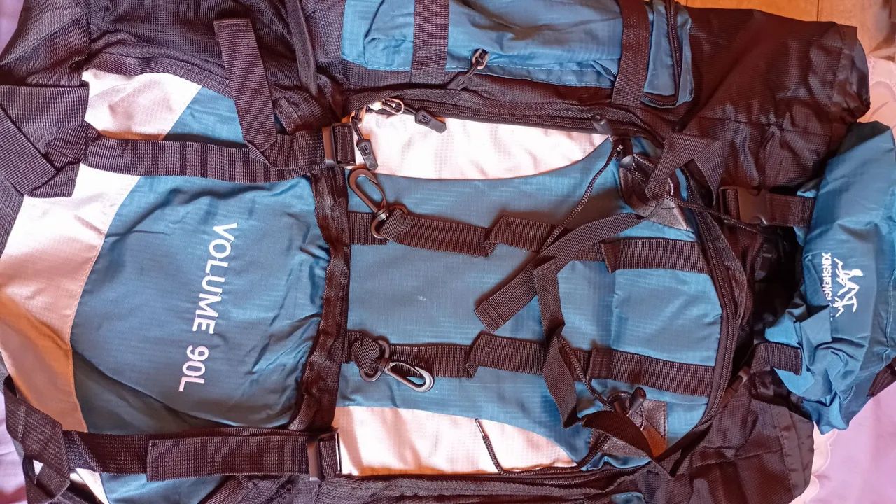 Mochila camping de 90L resistente a água