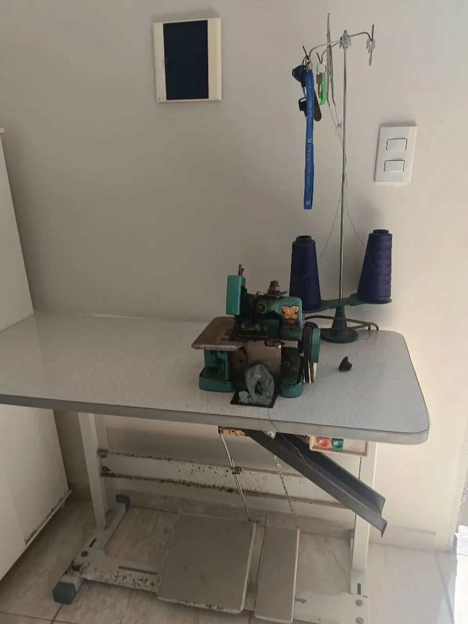 Máquina overloque e reta caseira  - Foto 2